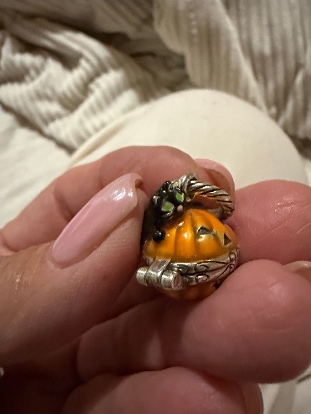 Brighton jack o lantern charm - Picture 5 of 7